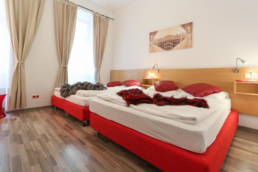 Margareten Long Stay Apartments Виена Стая снимка