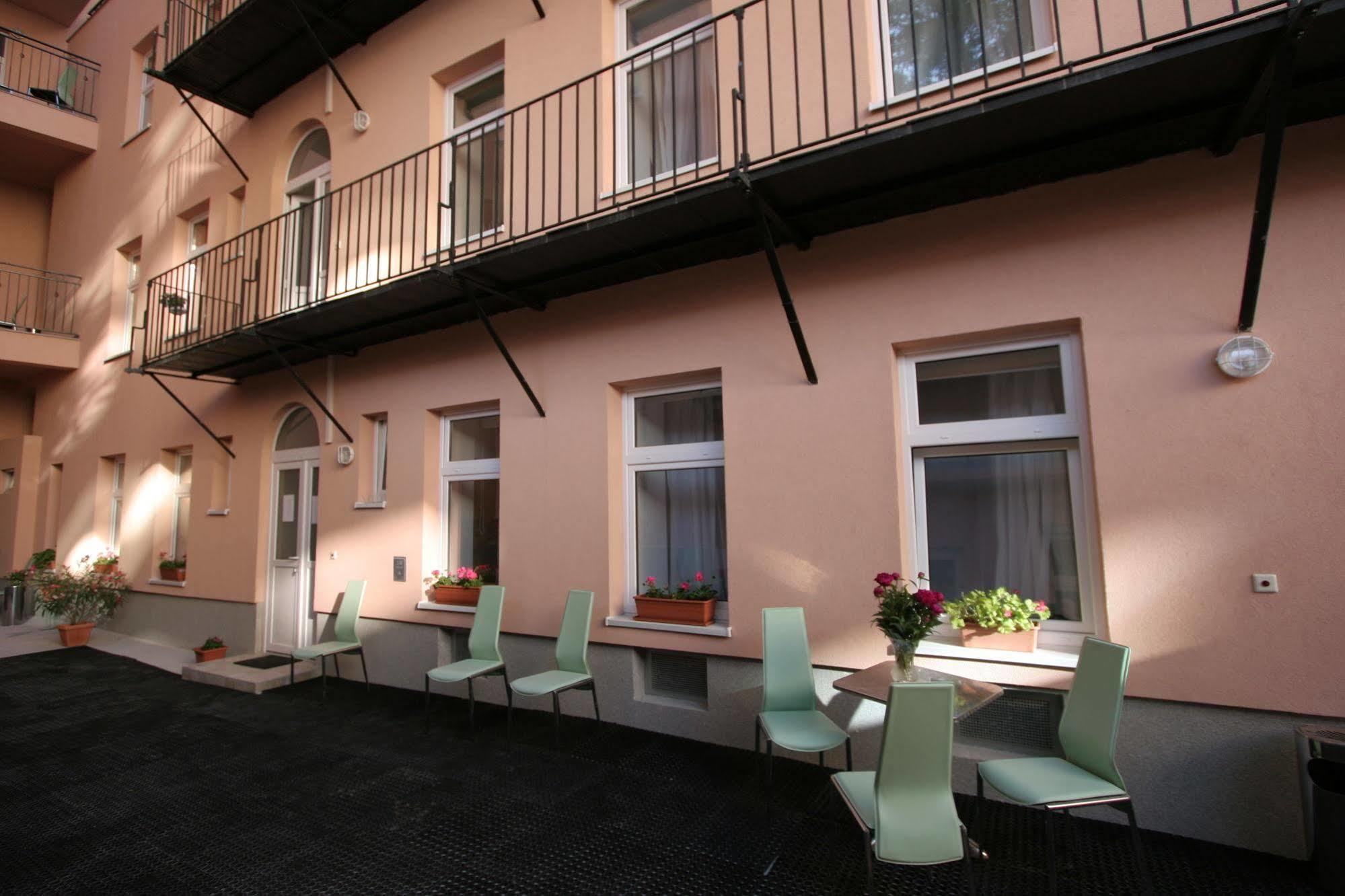 Margareten Long Stay Apartments Виена Екстериор снимка